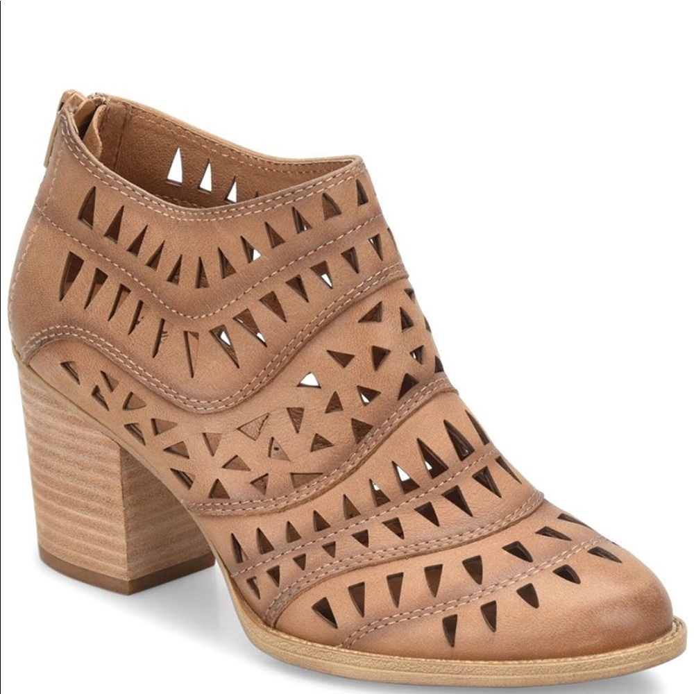 Sofft Westwood laser cut bootie NIB, 8.5 Caramel